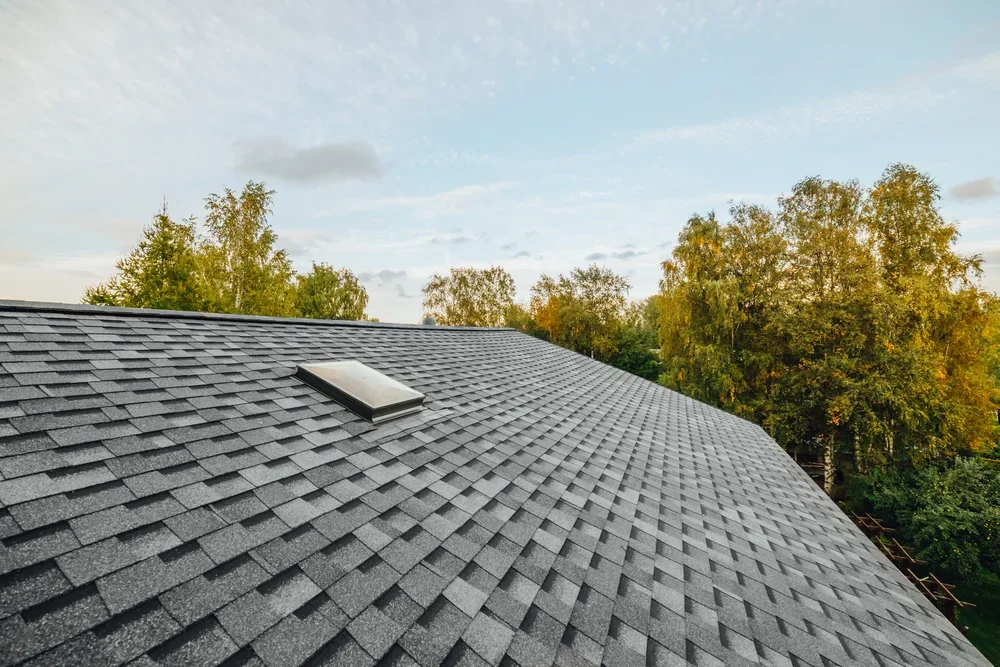 The impact of shingle color on energy efficiency